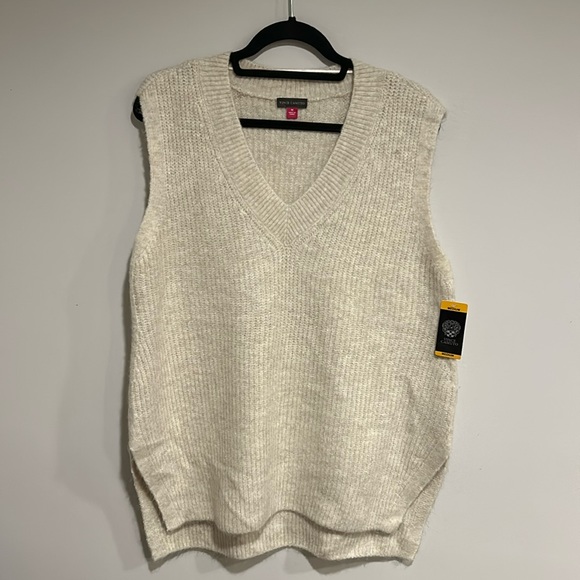 NWT Women’s Vince Camuto Sweater Vest Size Medium - Picture 1 of 4